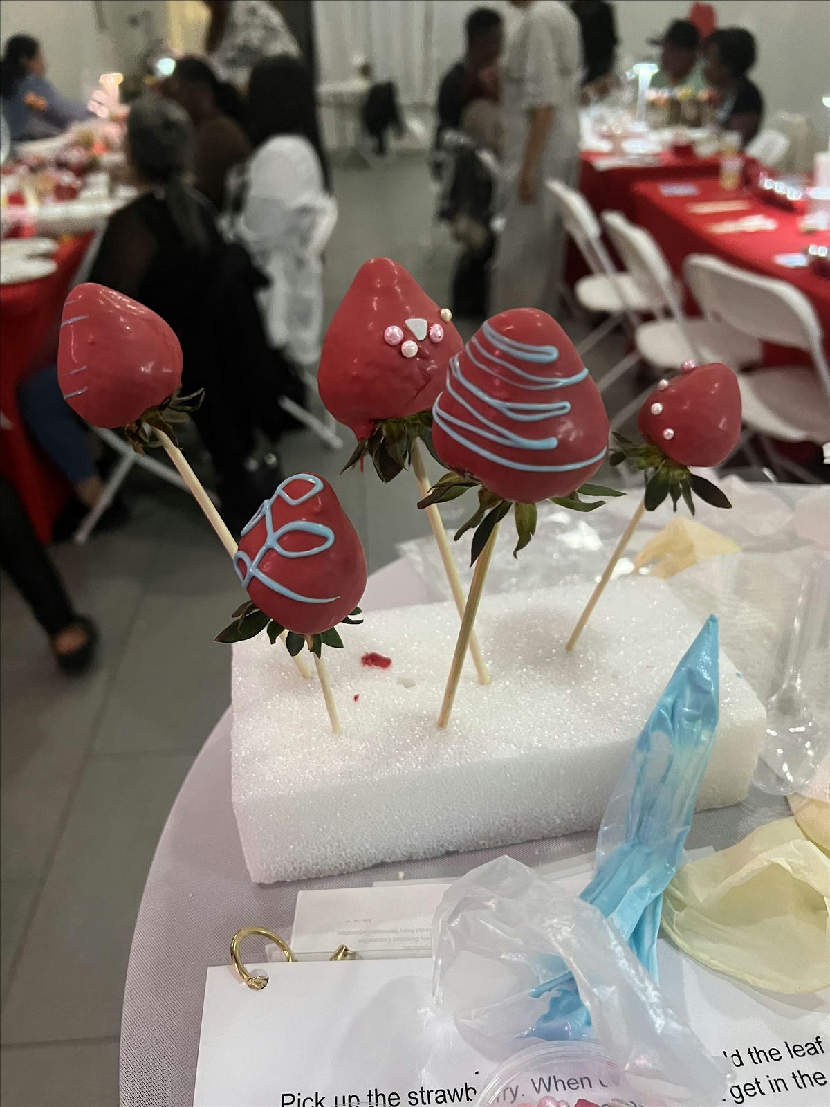 Dippin’ & Sippin’ Strawberry Dipping & Decorating, 26 July | Event in Queens | AllEvents