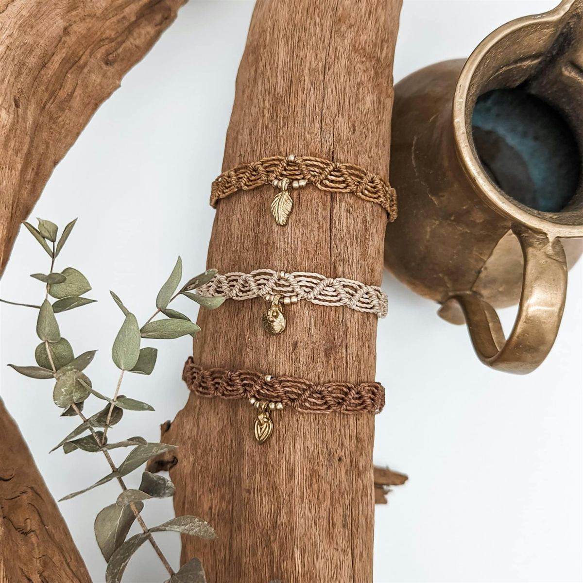 Makramee-Schmuck-Workshop: Armband mit Wellenmuster (Rippenknoten), 9 December | Event in Stuttgart | AllEvents