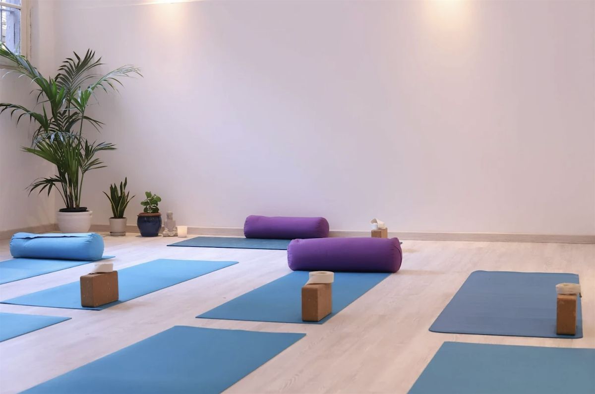 Milan: Vinyasa Flow Yoga Class in English | Event in Milano | AllEvents