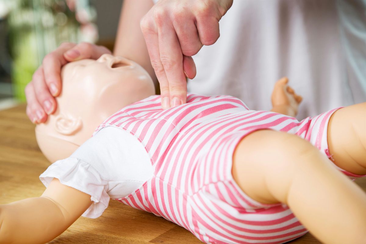 Baby University:  Hands-On Infant/Child CPR  In-Person Community Class, 16 July | Event in Manhasset | AllEvents