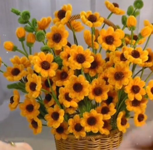 Pipe Cleaner Flower Making , Desoto County Extension Office, Hernando