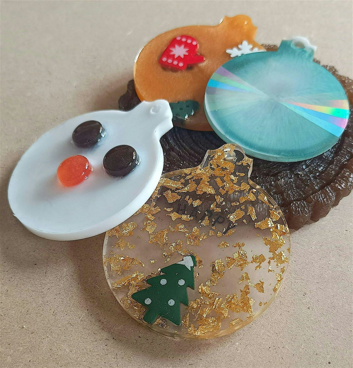 Taller Exclusivo de Resina: Adornos de Navidad Personalizados | Event in Málaga | AllEvents