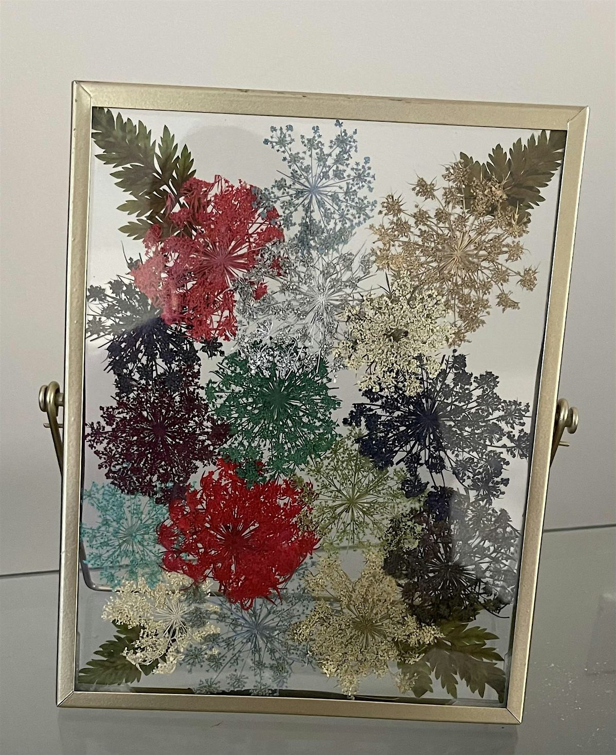 Exclusive Mother’s Day Pressed Floral Bar Workshop, 10 May | Event in East Dundee | AllEvents