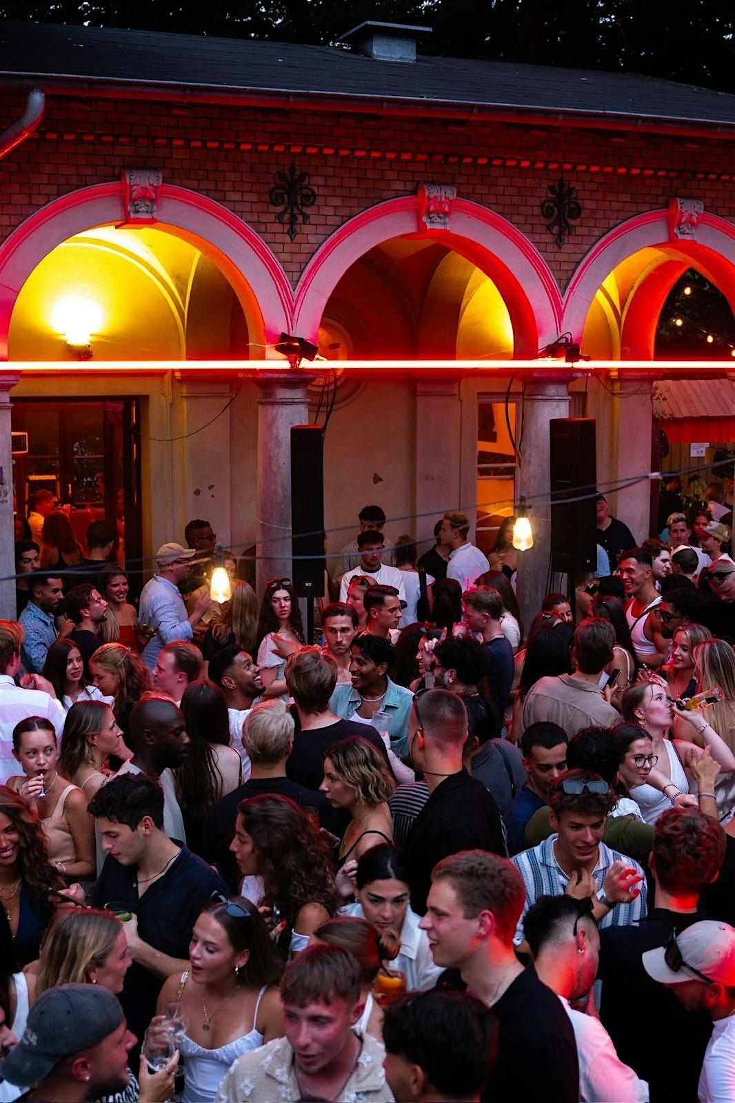 CHERRY MOON X SANDS BAR OPEN AIR, 20 December | Event in Hamburg | AllEvents