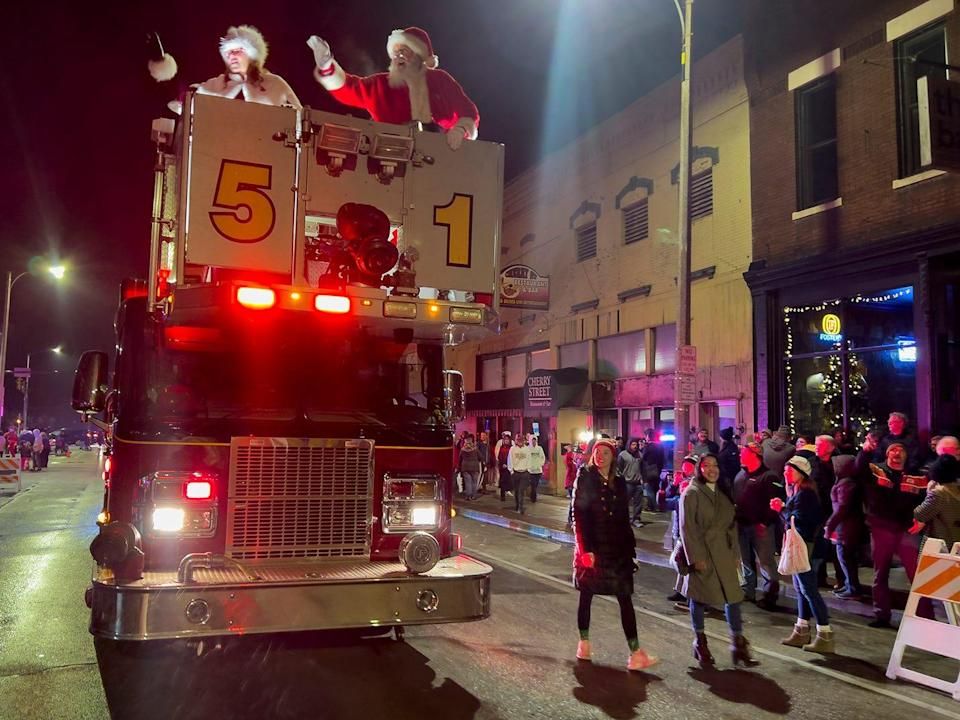 2023 Galesburg Holly Days Parade & Santa Rescue, Downtown Galesburg, 3