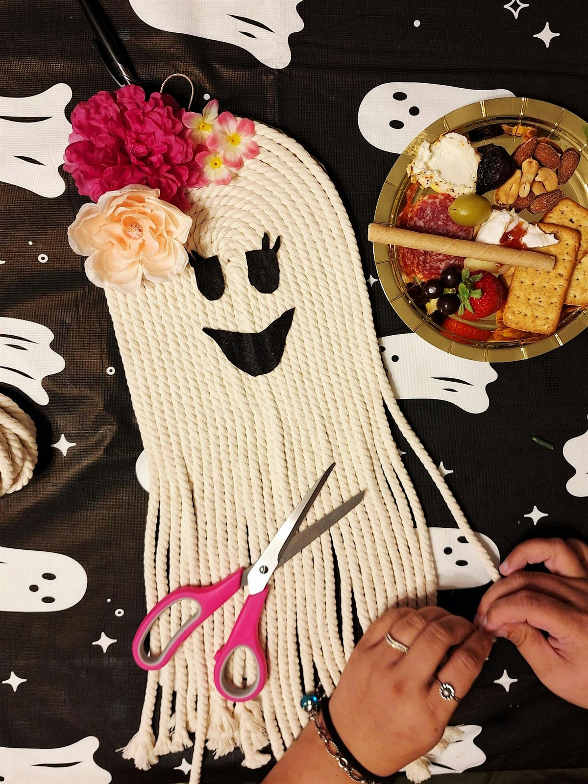 Make Your Own Macrame Ghost, 16 October | Event in Humble | AllEvents