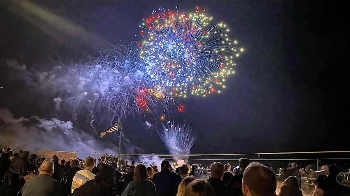 Food Truck Friday Rooftop Fireworks, 18 July | Event in Le Claire | AllEvents