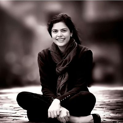 Portrait By Taru logo