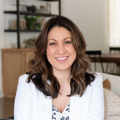 Lorina Alberto, SRES logo