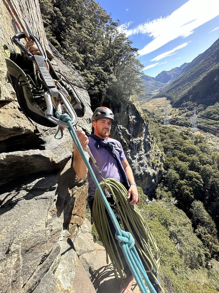 Rope skill level 2 Sport climbing multipitch rope course, Basecamp