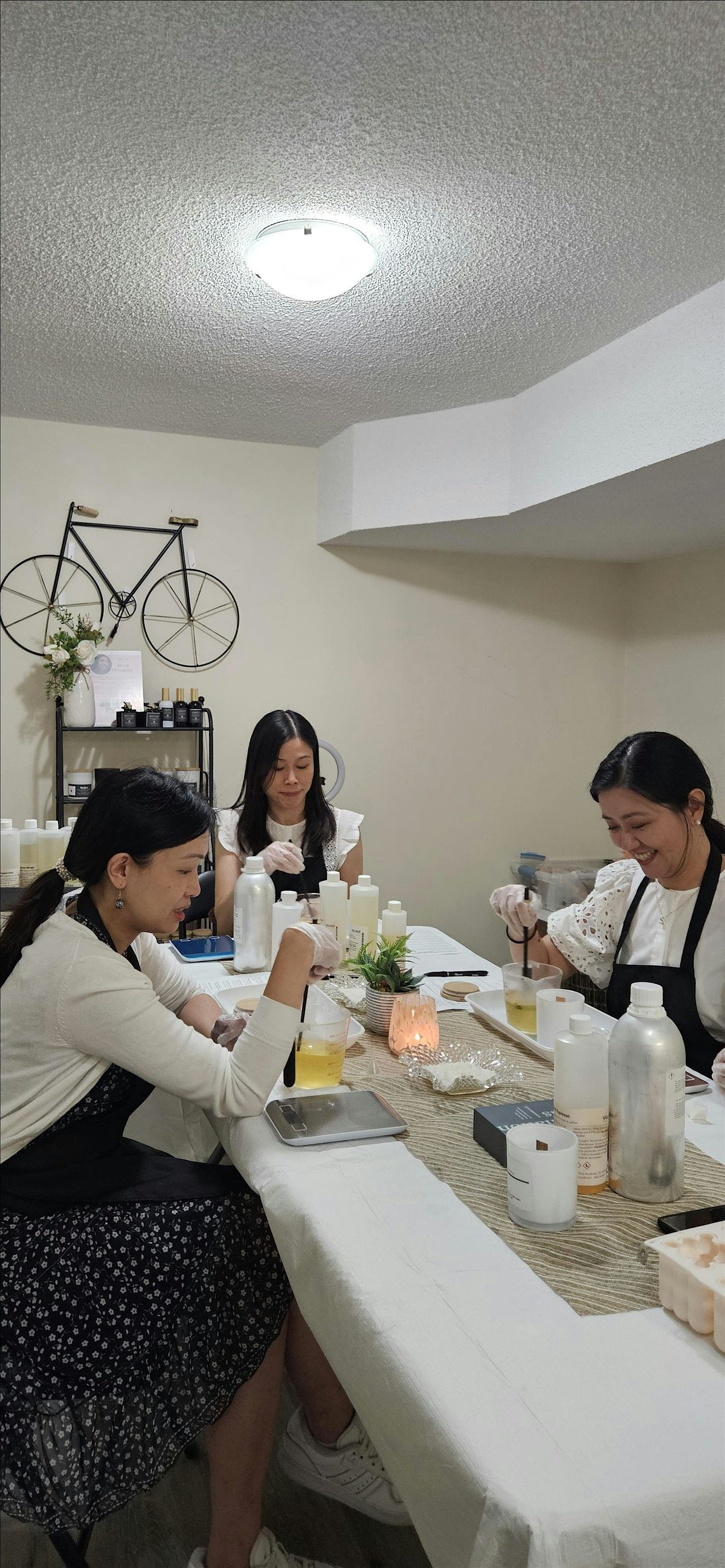 Pour & Sip Thanksgiving Candle Making Party, 11 October | Event in Elmira | AllEvents