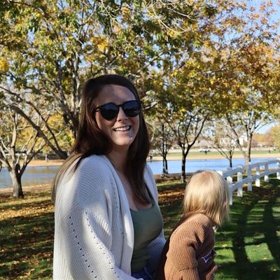 Stephanie Anderson - Moms4Moms.EV logo