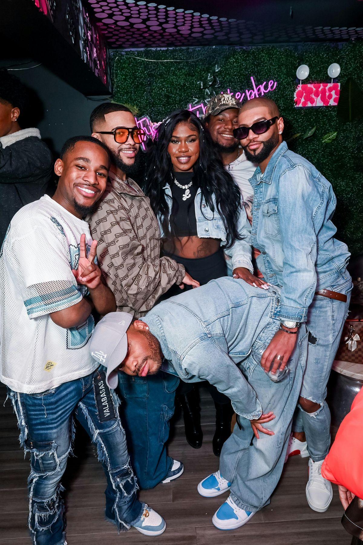 PRETTY THINGS Memorial Day Weekend @ DS Tequila Co. | Event in Chicago | AllEvents