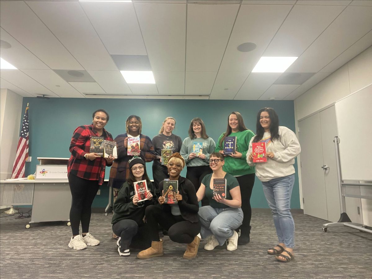 White Elephant/Blind Date With a Book, 21 December | Event in St. Louis | AllEvents