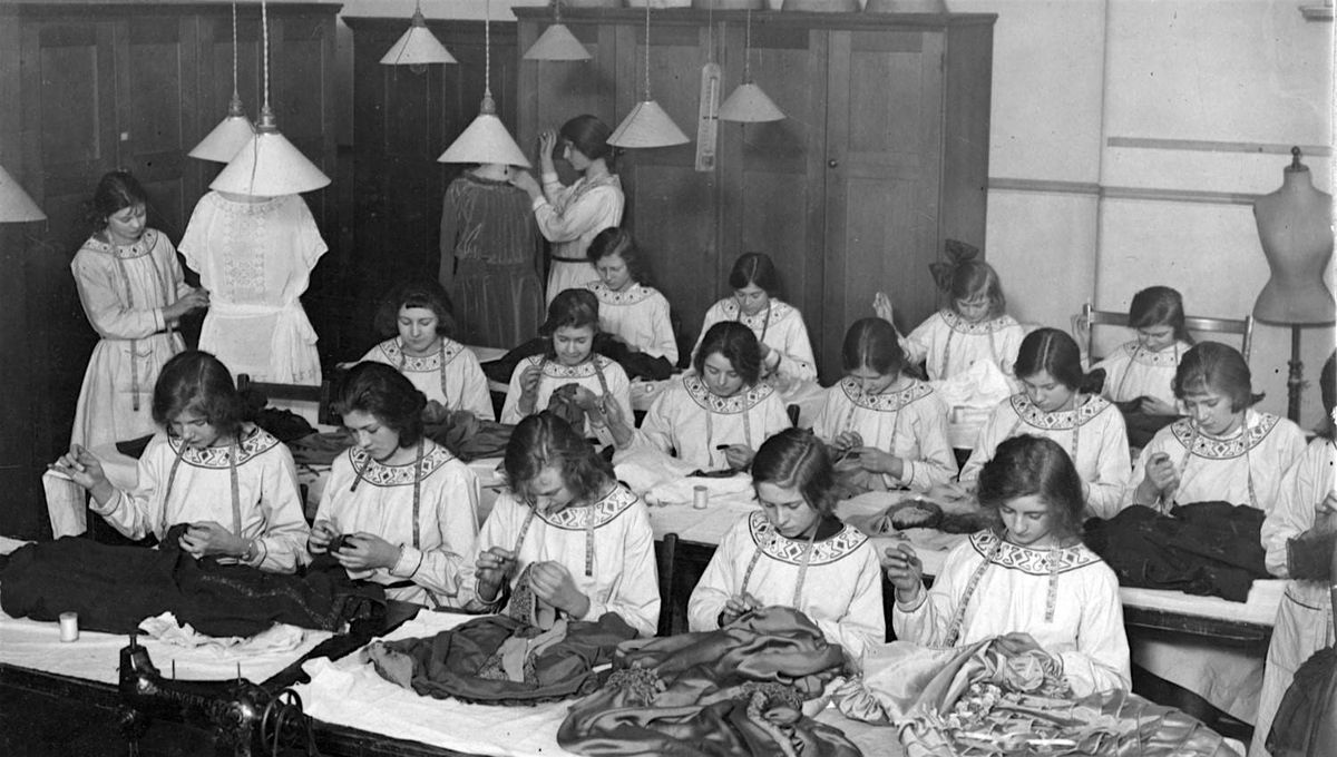 LCF Archives Display ‘Story of a Smock’ Design Workshop, 13 November | Event in London | AllEvents