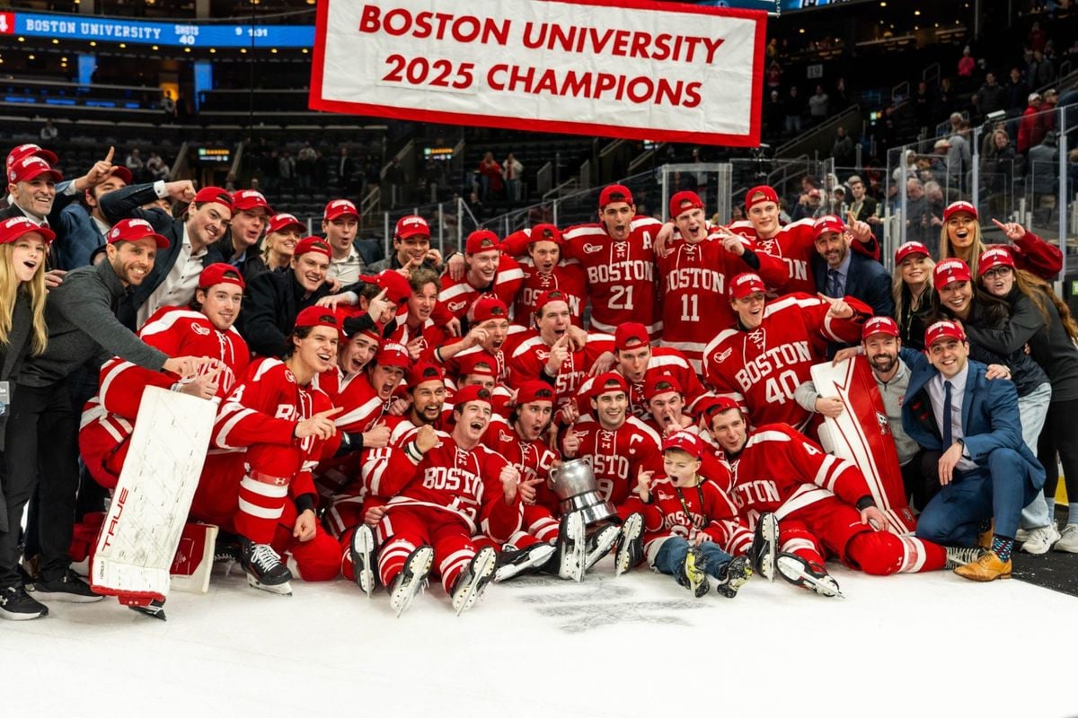 Boston University Terriers at Harvard Crimson Mens Hockey, 13 January | Event in Boston | AllEvents