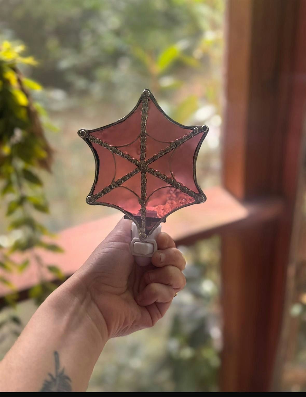 Stained Glass Spider Web Night Light Class  @HQ 10/5/25, 5 October | Event in Richmond | AllEvents