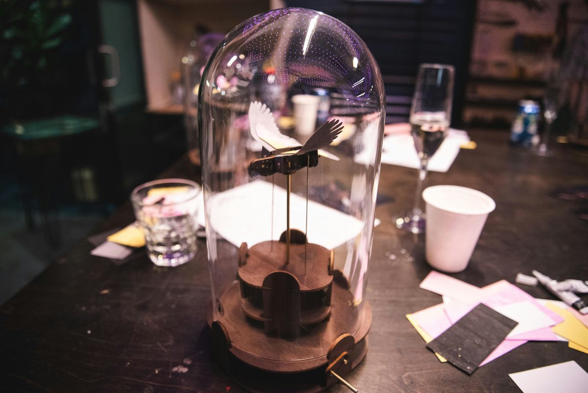 Sculptures & Sips: Festive Feathers, 4 December | Event in Woolloongabba | AllEvents