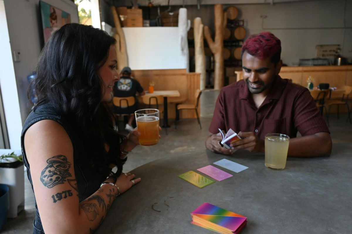 Shindig Cider & Tarot Date - Connect with Cards: A Singles Mixer, 27 August | Event in San Luis Obispo