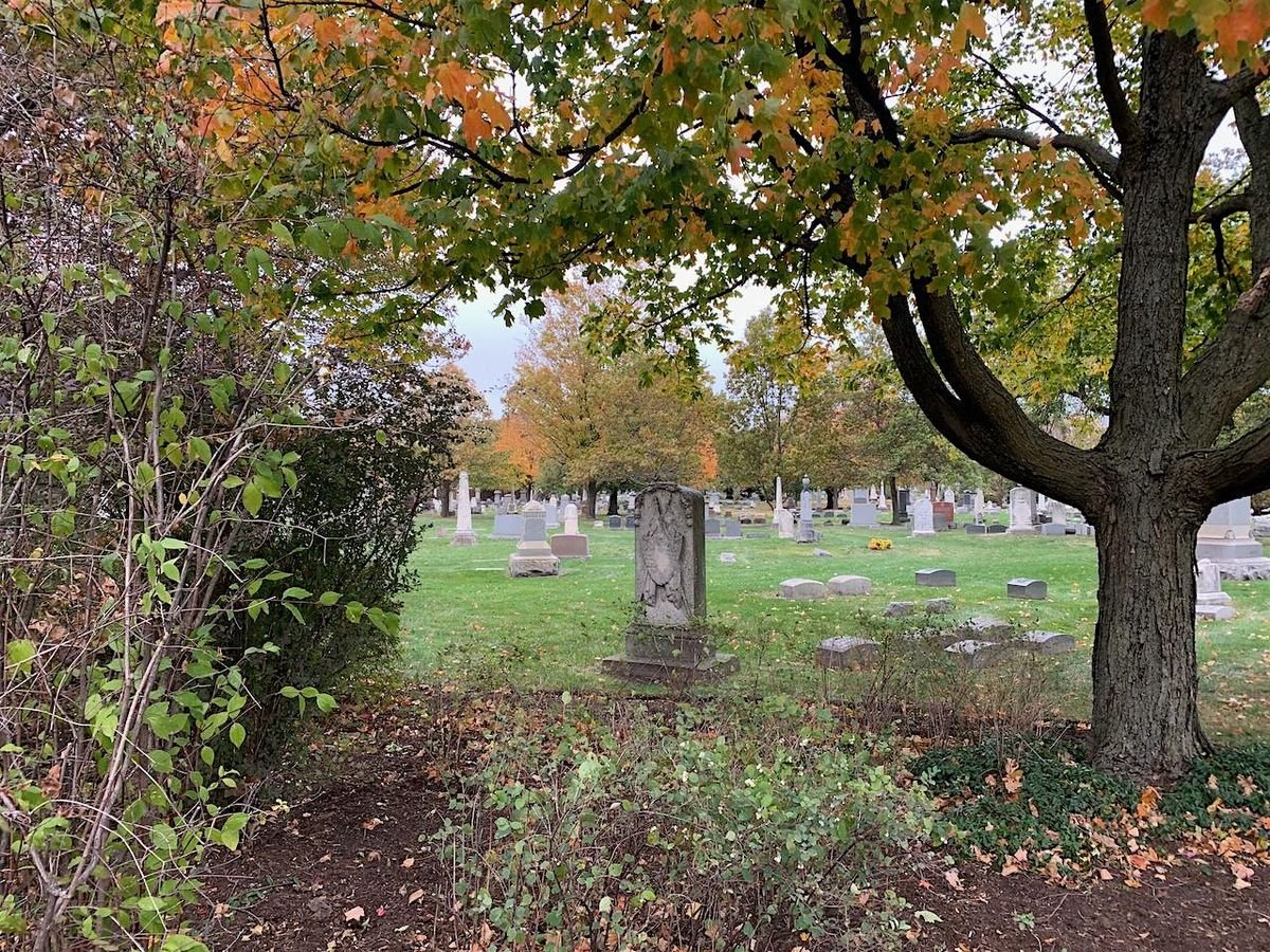 Graceland Cemetery Tour with Author Adam Selzer, 25 October | Event in Chicago | AllEvents