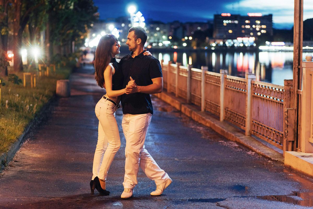Under The Full Moon Singles Event, 7 September | Event in Burwood | AllEvents