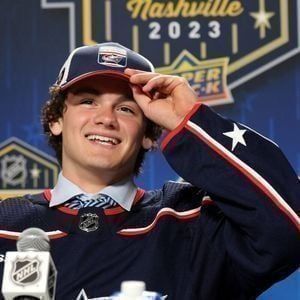 Parking Sudbury Wolves at Soo Greyhounds