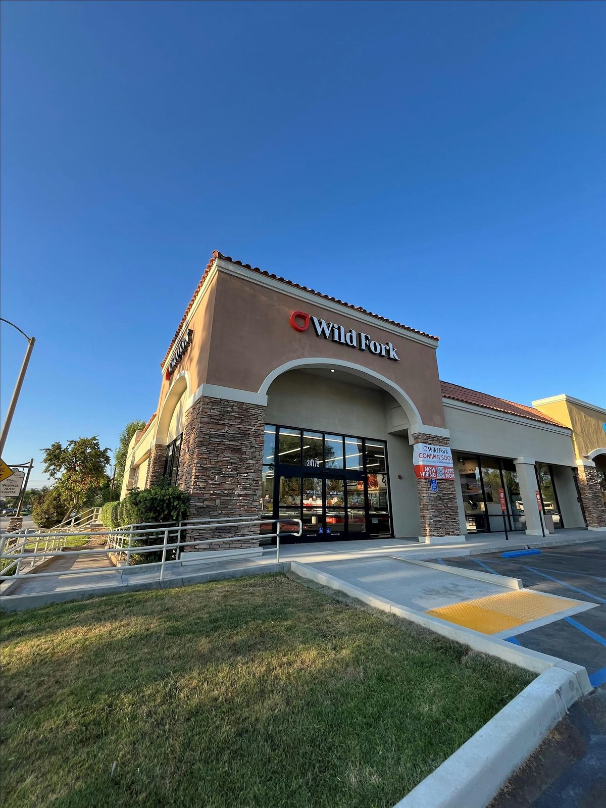 Santa Clarita, CA  | LIVE Instore Broadcast with KFI 640 "The Fork Report", 12 July | Event in Santa Clarita