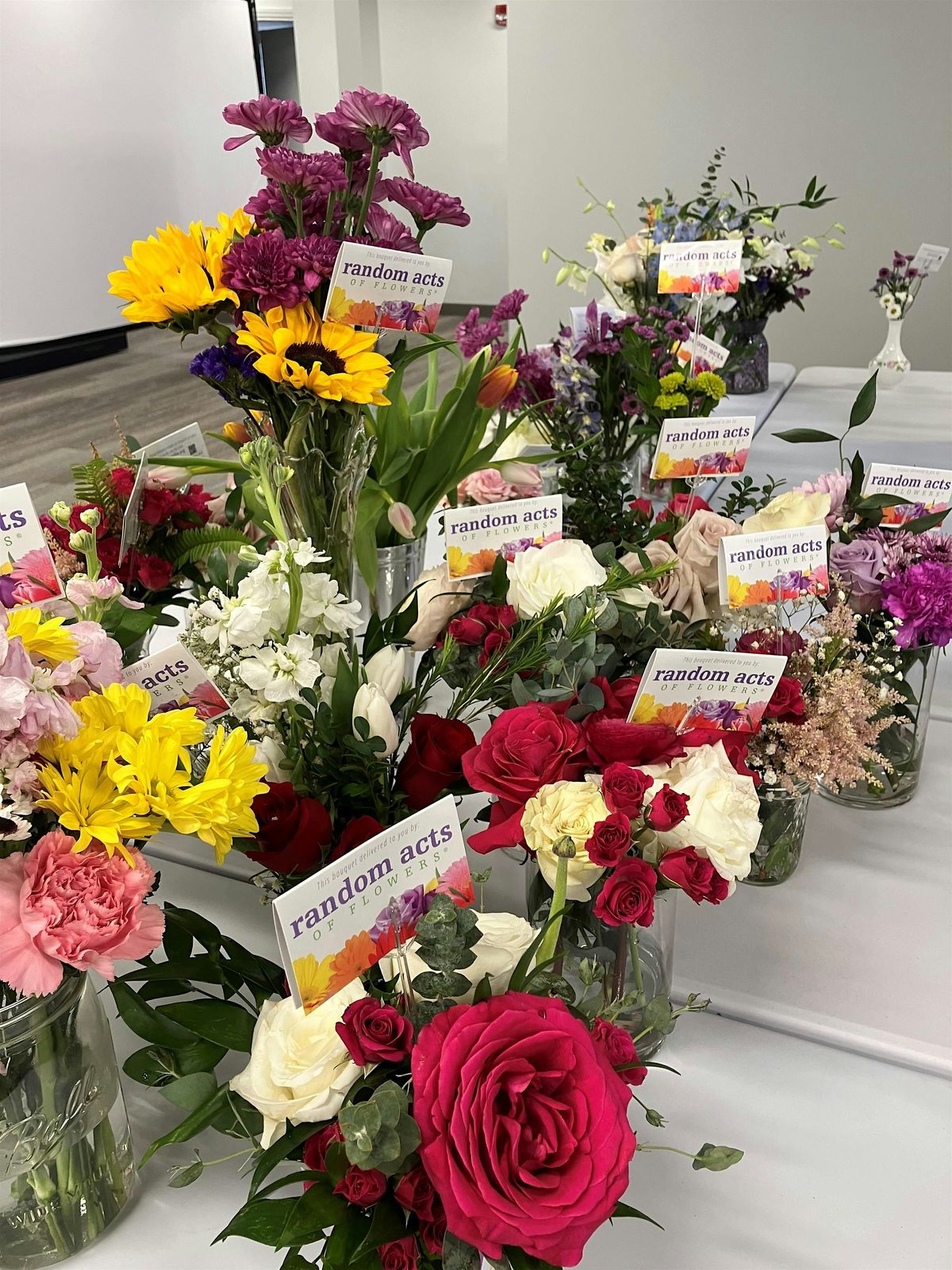 Random Acts of Flowers hosted by AmeriHealth Caritas NC, 16 June | Event in Asheville | AllEvents