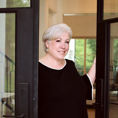 Vikki Williams, TN State Broker, Epique Realty logo