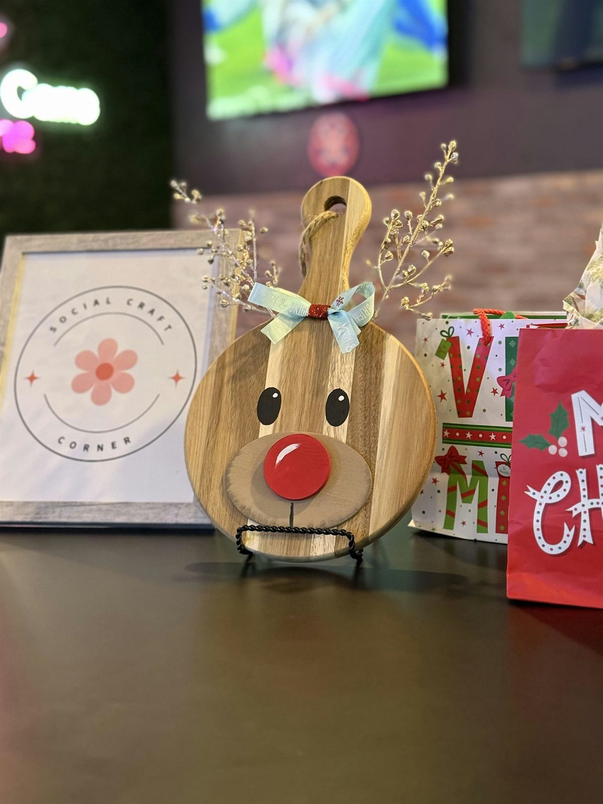 Rustic Reindeer Cutting Board Workshop, 9 December | Event in Houston | AllEvents