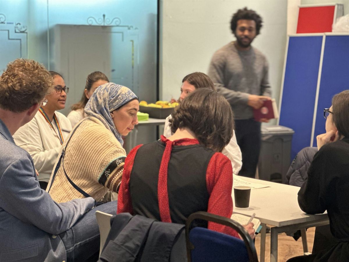 Digital Ambassador 121 / IT Help Sessions at Queen's Park Library | Event in London | AllEvents