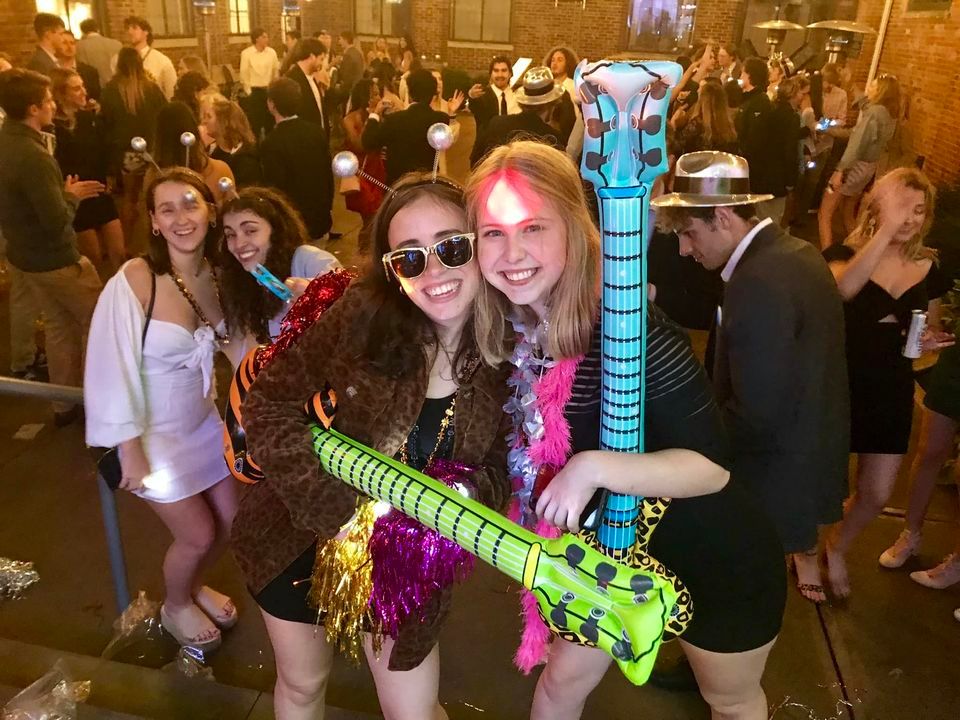 Saffire Express Rocks Newport Hooters!, Hooters (Newport, KY