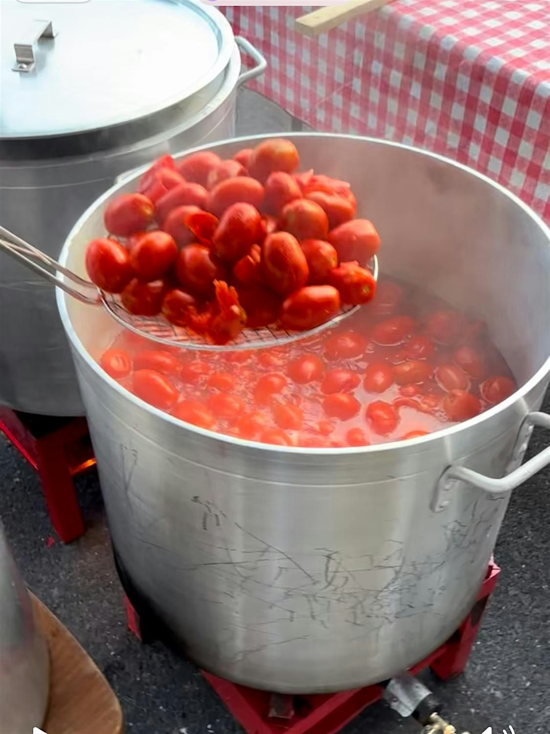 4th Annual Sauce making event! With mozzarella class and meatball rolling., 6 September | Event in Fairfield