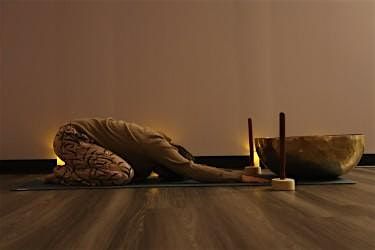 Yoga & Sound Bath with a 24-inch Bronze Singing Bowl., 1 August | Event in Albany | AllEvents