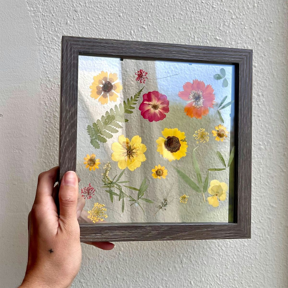 Pressed Floral Frame and Sip at CanalSide Food + Drink, 30 May | Event in Cambridge | AllEvents