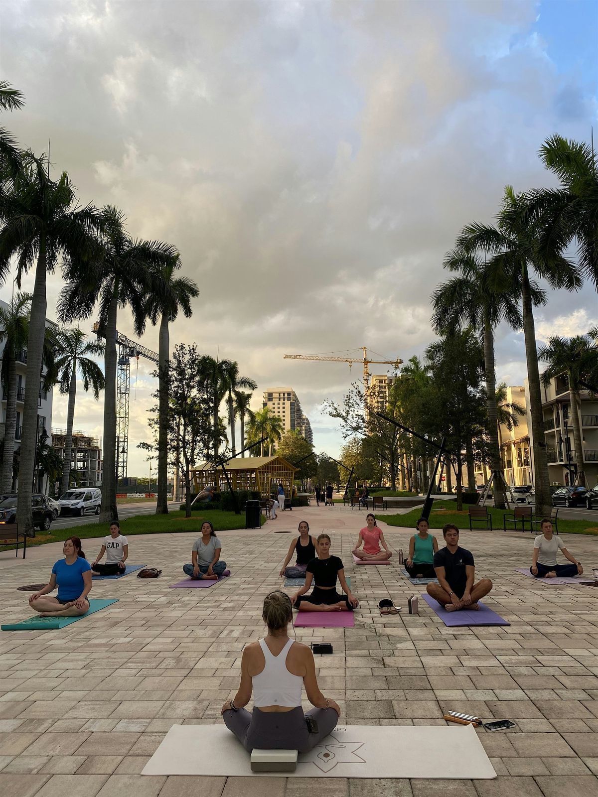 Yoga - Downtown Doral y via Zoom - Lunes 05/12 - 6:30pm | Event in Doral | AllEvents
