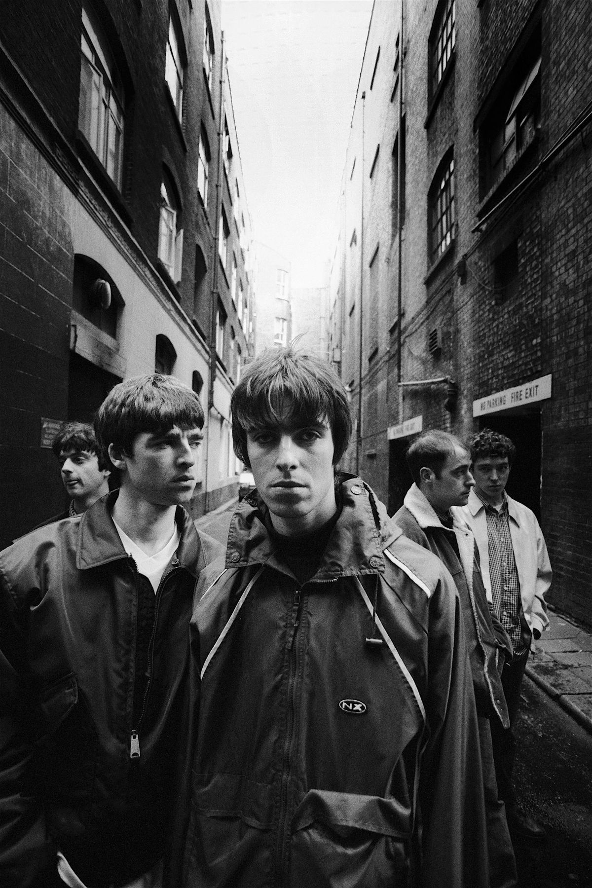 Oasis Be Here Now: Photography by Kevin Cummins, 4 September | Event in Los Angeles | AllEvents