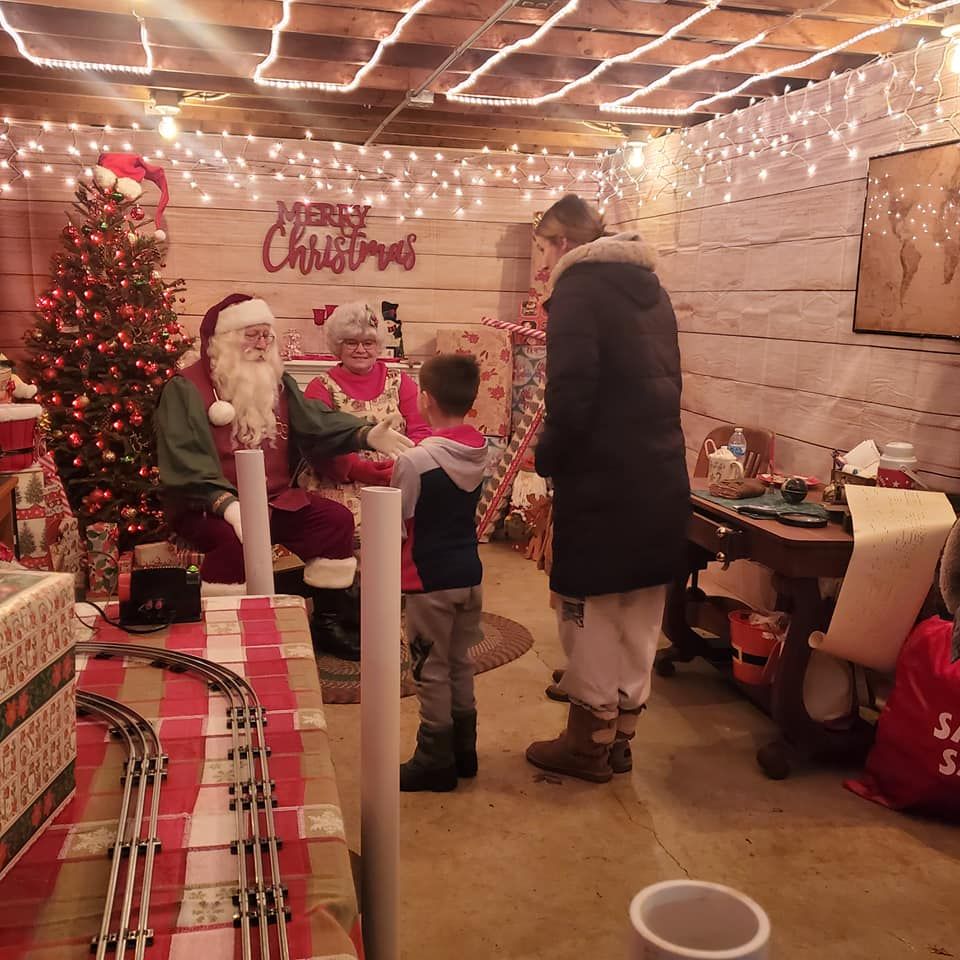Nekoosa Hometown Christmas Santa Visits • Crafts with Kids, Nekoosa