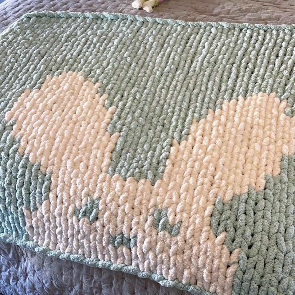 Bunny or Traditional Chunky Knit Blanket AR Loudoun