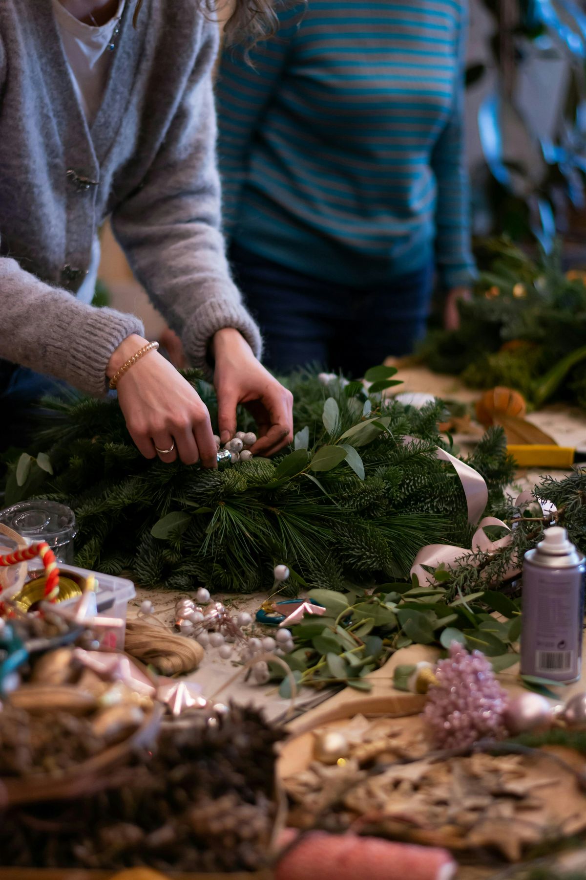 Fresh Wreath Making Workshop with Dingles of Devon Florist, 6 December | Event in Barnstaple | AllEvents