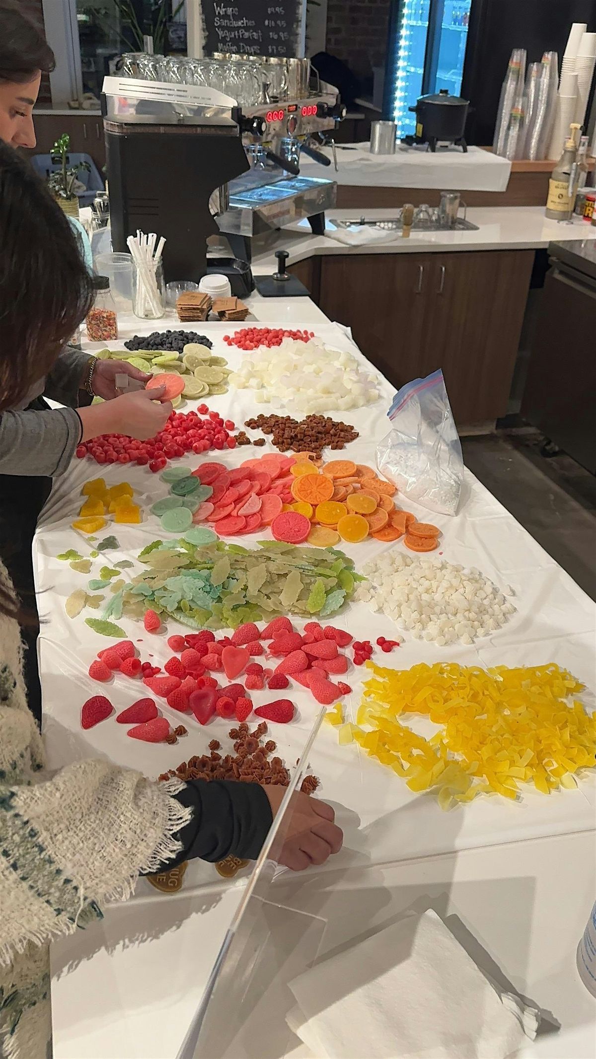 Cocktail  Candle Class at The Broken Leash, 3 January | Event in North Charleston | AllEvents