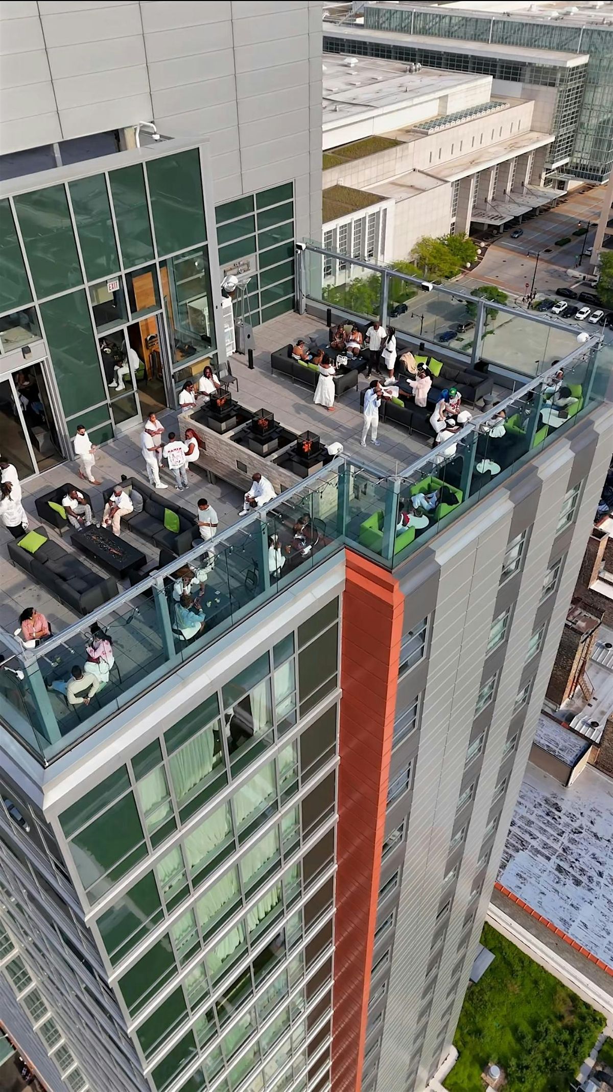 La Vie: Afrobeats Day party at Vu Rooftop, 21 September | Event in Chicago | AllEvents