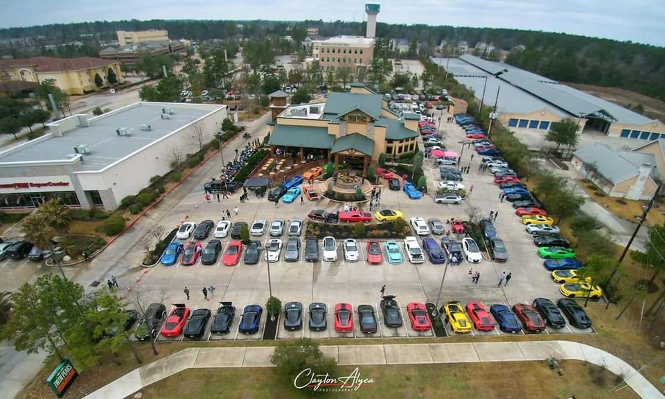 HPD Twin Peaks Meet in The Woodlands (S9/E2), Twin Peaks Restaurants