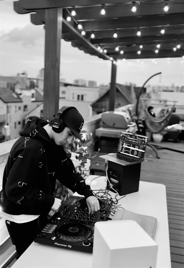 Golden Hour Featuring J Cabb, 9 August | Event in Chicago | AllEvents