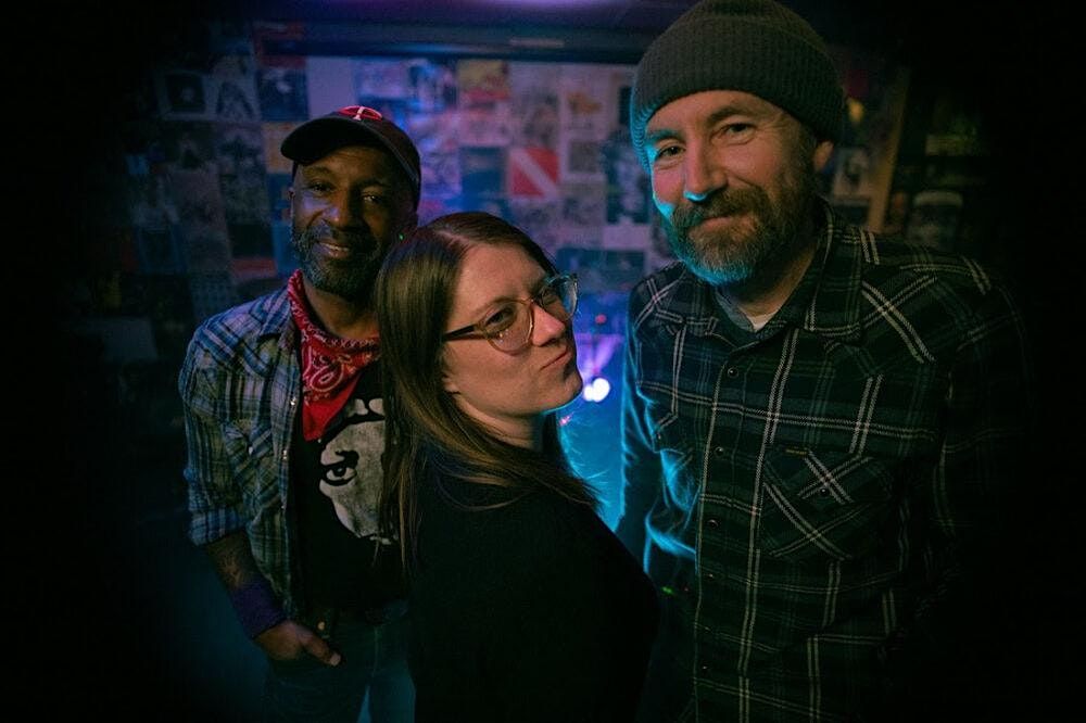 Neva Dinova with Brett Newski and The Pretty Graves, 14 November | Event in New London | AllEvents