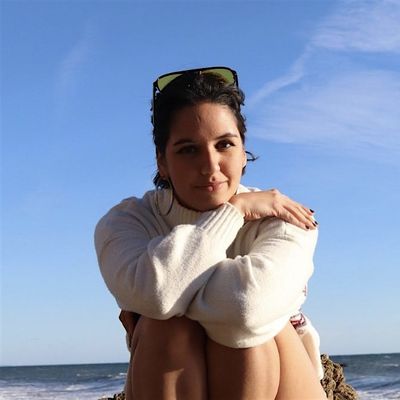 Michelle Der Vartanian logo