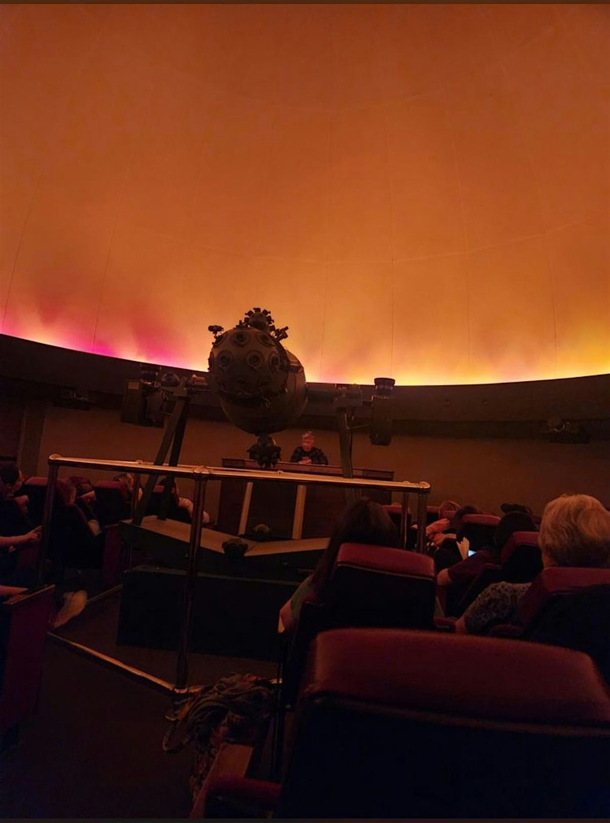 Lunar Waves: Soothing Sound Bath & Dark Side of the Moon in the Planetarium, 24 October | Event in Fresno