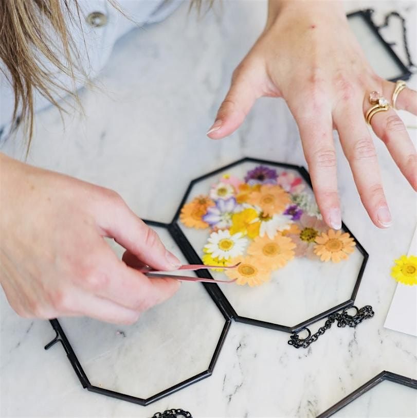 Squatch Brewing Pressed Flower Frame Workshop, 9 July | Event in Monroeville | AllEvents