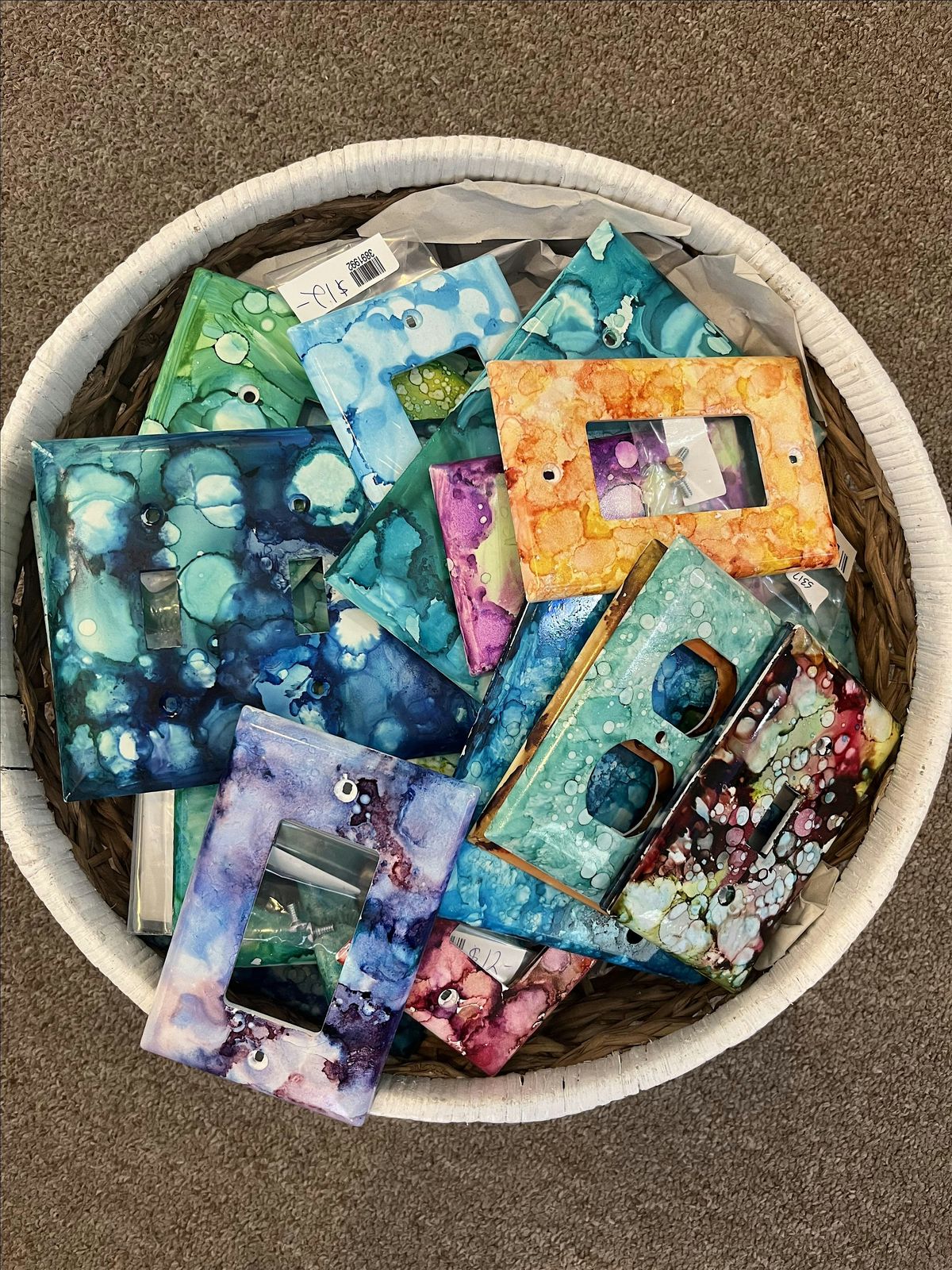 Abstract Painted Light Switch Covers using Alcohol Inks, 26 August | Event in St. Petersburg | AllEvents