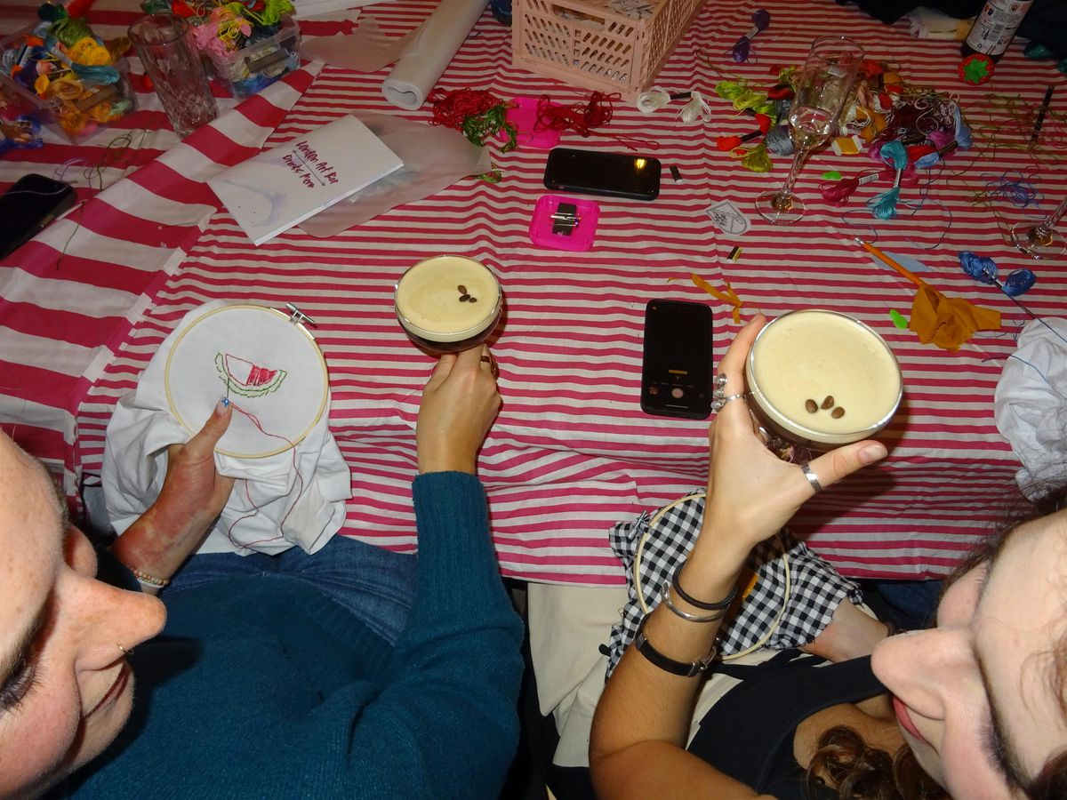 Sip & Stitch: Festive afternoon!, 20 December | Event in London | AllEvents